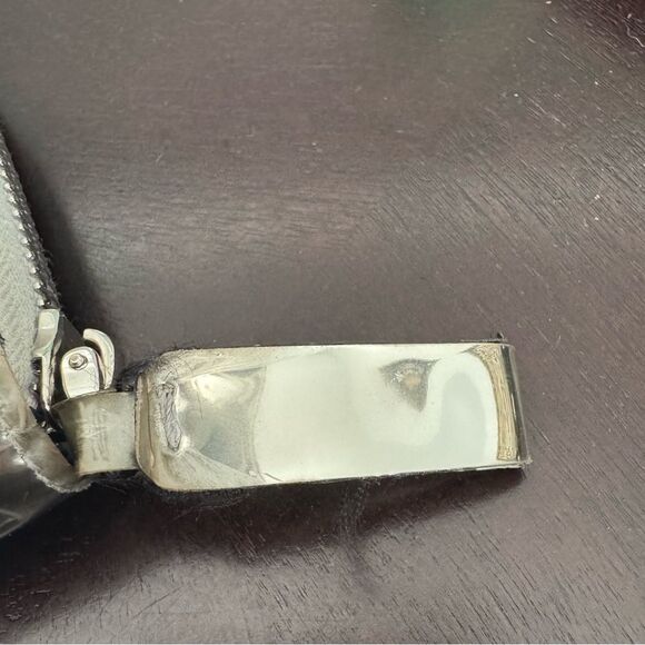 Valentino Garavani Silver Quilted Leather
Rockstud Spike Zip Around Wallet - Picture 8 of 11